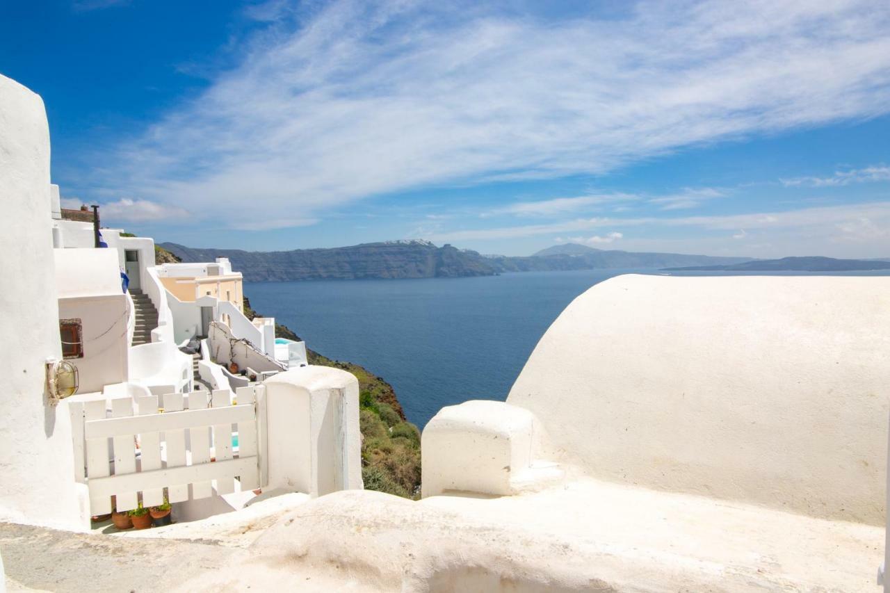 White Cave House Villa Oia  Exterior photo